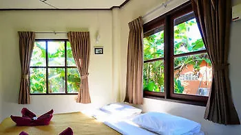 Monkey Dive Hostel Khaolak Khao Lak 2*,